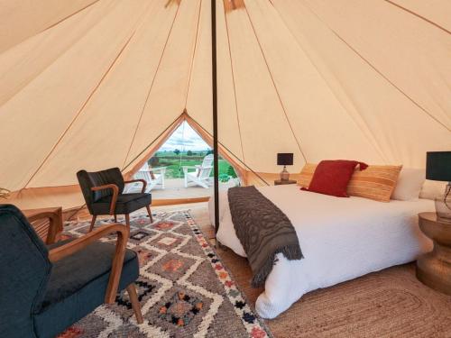 Glamping Vineyard Getaway with Luxury Amenities