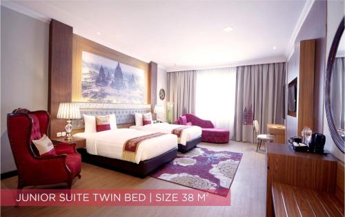 Ramada Suites By Wyndham Solo