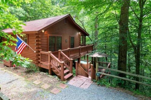 Mountain Spirit Cabin - Fireplace and Hot Tub