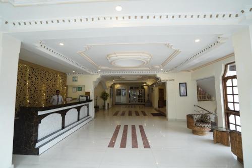 Royal Palace Resort Bhagsunag