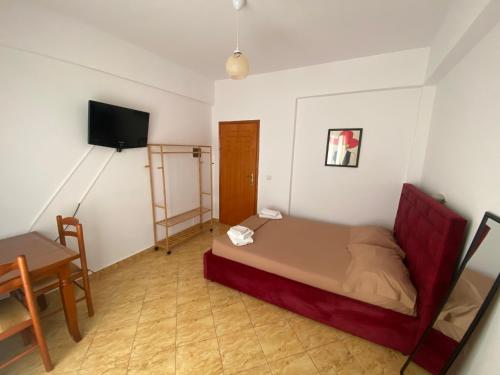 Queen Room image 8