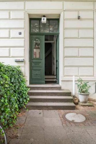 Großzügige 185m2-Altbauwohnung in Bestlage 7Zimmer-2Bäder-2Küchen-2WCs, Hamburk (fotografie 2)