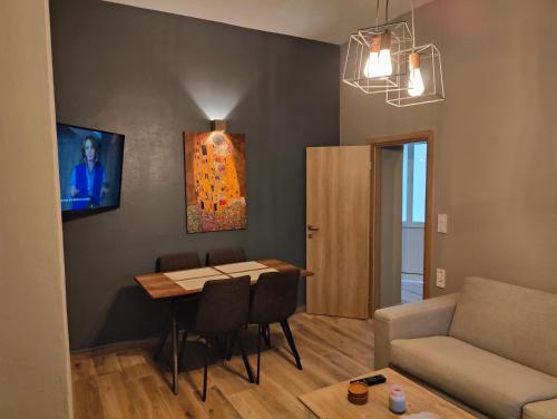 . Deluxe Center Apartment - Preveza