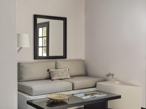 Petra Hotel & Suites - image 2