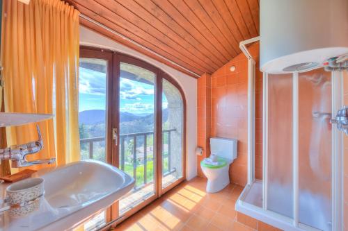 Tuš, Casa Dell'Antonio - Happy Rentals in Novaggio