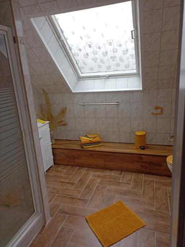 2 bedrooms, 4 beds