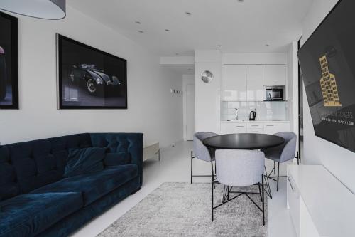 J&K Platinum Towers Room Type - Penthouse Apartment on 20th floor