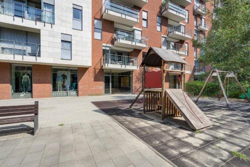 White Cascade Realty Apartment