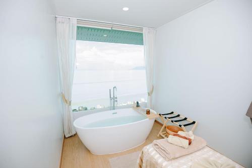 Amanda อามันดา Room Type - Family Room with Sea View