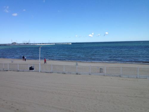 Hotel Zhong Hua - image 9