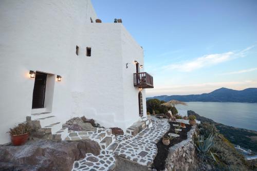 Castrum Traditional Sunset Suites 4