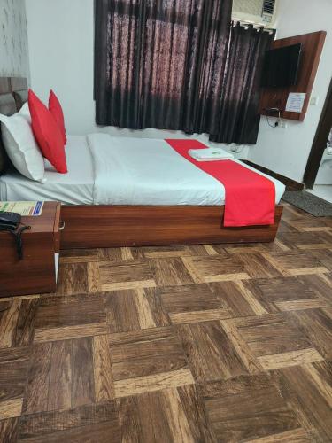 Hotel Cozy Cave Near IGI Airport Delhi