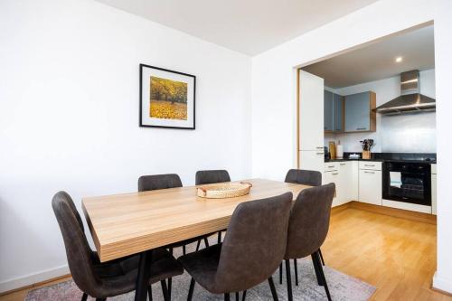 Lovely 2 BR apartment with balcony, Dublin (photo 4)