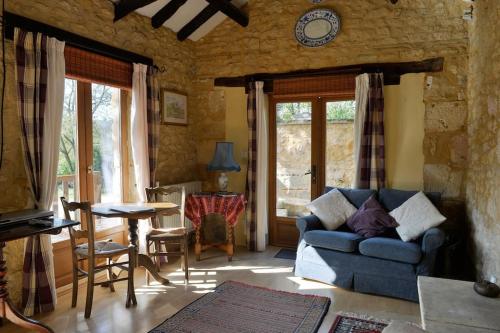 Cosy gîte with magnificent view, private terrace and shared swimming pool