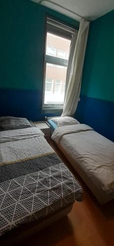 CHARLOTTE, not for parties, not a hotel, room with shared bathroom, no kitchen, Amsterdam (photo 6)