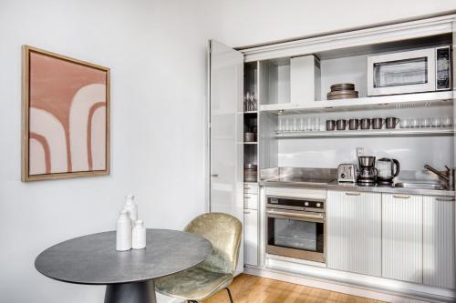 Midtown 1BR w Gym WD across from Rock Center NYC-670, New York (fotografie 4)