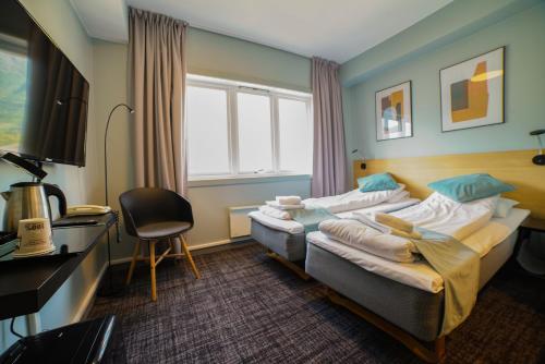 2 twin beds