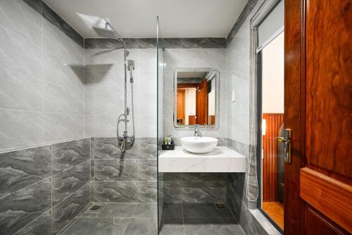 PLUS VUNG TAU HOTEL - 샤워실