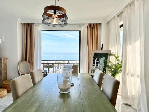 El Faro, Center Marbella Beachfront - EaW Homes