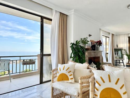 El Faro, Center Marbella Beachfront - EaW Homes