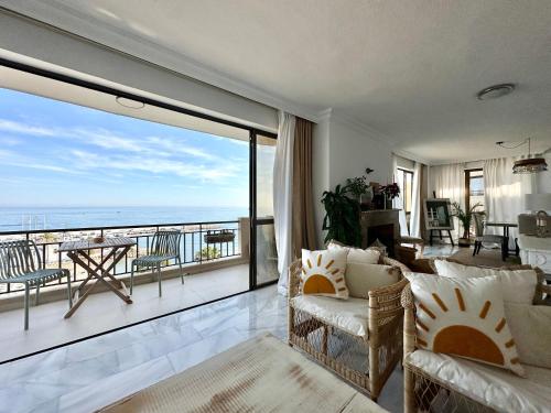 El Faro, Center Marbella Beachfront - EaW Homes