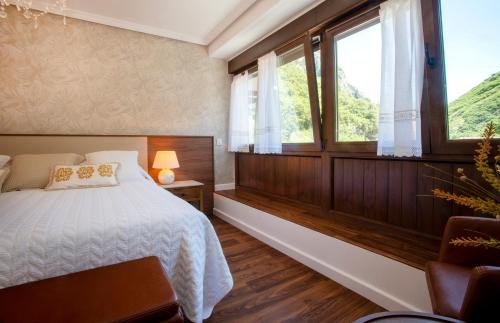 Las Dos Peñas Las Dos Peñas