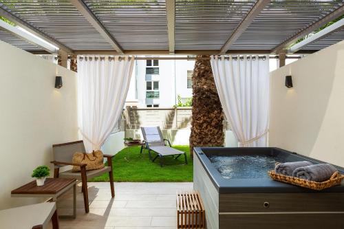  Theartemis Palace in Rethymno