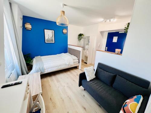 Guestroom, La vie en bleu - Studio proche de Paris in Saint-Maurice
