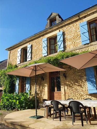 19th century house, 6 bedrooms with 6 bathrooms, private pool & garden gîte à louer Le Moustier