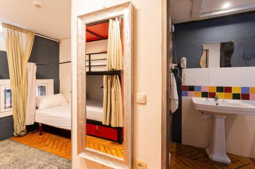 room detail thumbnail 0