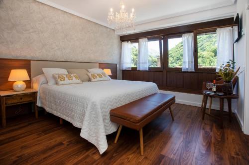 Las Dos Peñas Las Dos Peñas