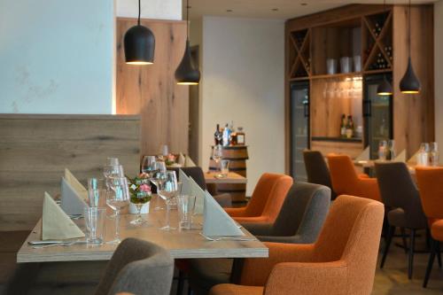 餐廳, Land-gut-酒店 -  zur Post (Land-gut-Hotel zur Post) in 阿爾特納爾