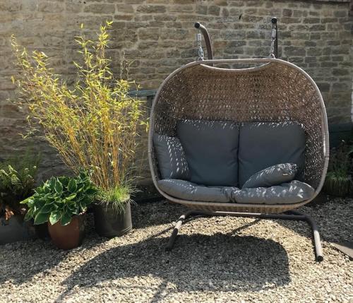 สวน, Beautiful Shepherd's Hut - Lois Weedon in แวพเพนแนม