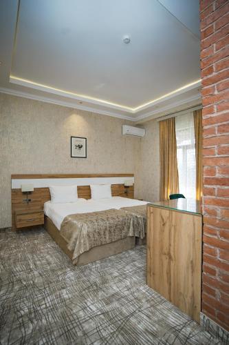 LakeSide Hotel & Spa in Nohurqishlaq