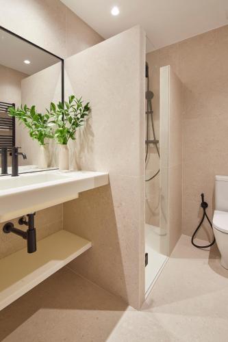 Apartment image 8
