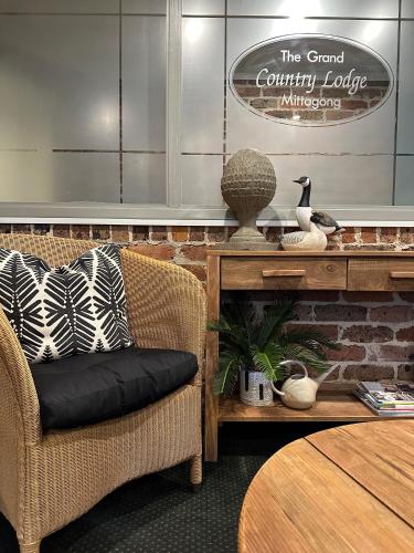 ห้องส่วนกลางสำหรับนั่งเล่น/ดูทีวี, แกรนด์ คันทรี ลอดจ์ โมเต็ล (Grand Country Lodge Motel) in มิตตากอง