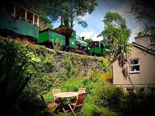 Bodorwel cottage next to Ffestiniog Railway