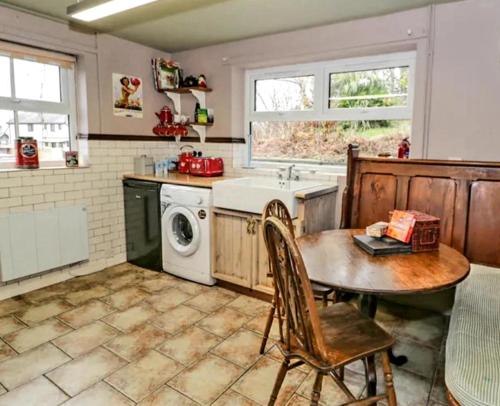 Bodorwel cottage next to Ffestiniog Railway