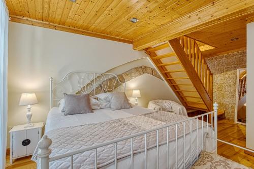 Amazing Duplex at Alfama 3