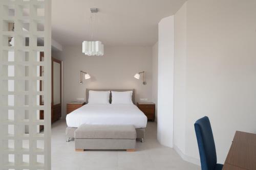 Macaris Suites & Spa - image 3