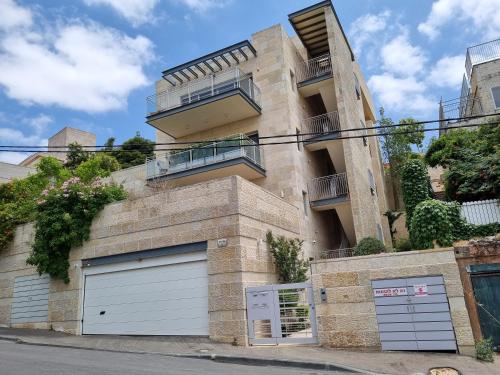 Cute Studio near Yad Vashem FREE street parking