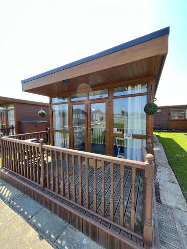 Deluxe Holiday Chalet - Grimoldby