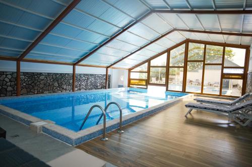 Spa, LakeSide Hotel & Spa in Nohurqishlaq