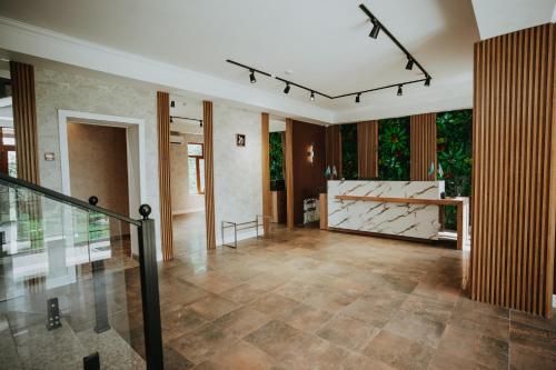 Vestíbulo, LakeSide Hotel & Spa in Nohurqishlaq