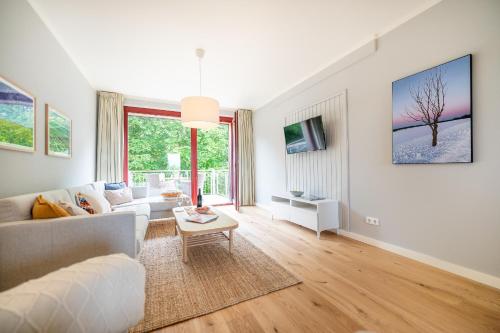 Ferien Appartement auf Schloss Ranzow - Rügen No3 mit Ostseeblick - image 2