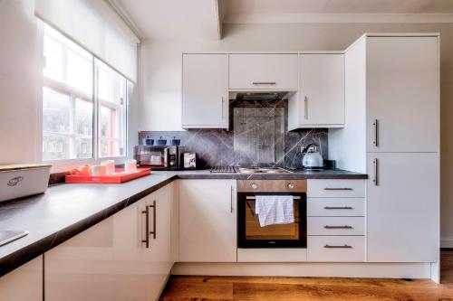 Pass the Keys Modern 3 Bed Flat on the Historic Royal Mile, Édimbourg (photo 9)