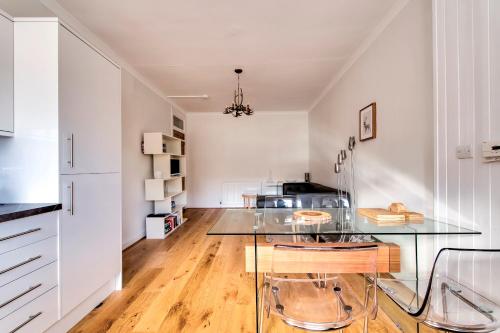 Pass the Keys Modern 3 Bed Flat on the Historic Royal Mile, Édimbourg (photo 6)