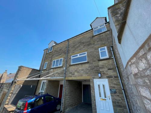Pass the Keys Spacious Buxton House Sleeps 6