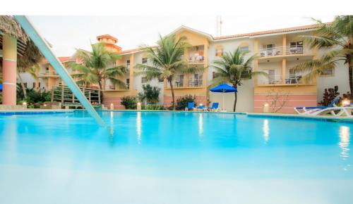 Studio with Pool View image 9