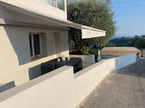 Superbe appartement au calme et vue sur la mer - Location saisonnière - Cagnes-sur-Mer